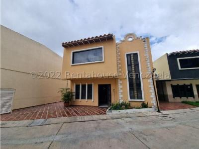 Casa en venta Triangulo del Este Barquisimeto #23-3747 DFC, 179 mt2, 3 habitaciones