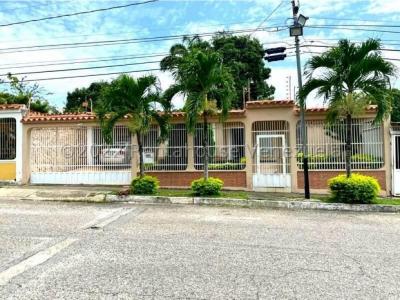 Casa en venta Barici Barquisimeto #23-1385 DFC, 382 mt2, 4 habitaciones