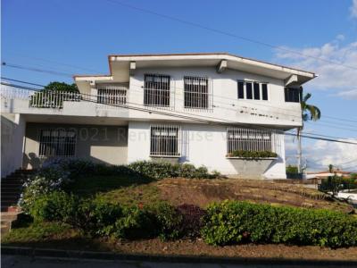Casa Colinas de Santa Rosa en venta 23-4578 YC, 1028 mt2, 6 habitaciones