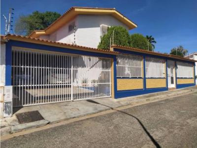Casa en venta El Pedregal Barquisimeto #22-13219 DFC, 400 mt2, 5 habitaciones
