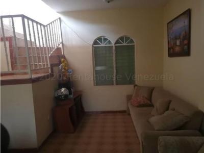 Casa en venta centro barquisimeto #22-15156 DFC, 237 mt2, 3 habitaciones