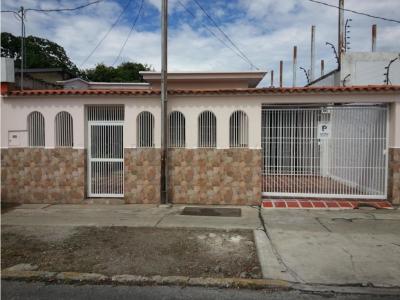 Casa en venta zona este Barquisimeto #23-1798 DFC, 190 mt2, 4 habitaciones