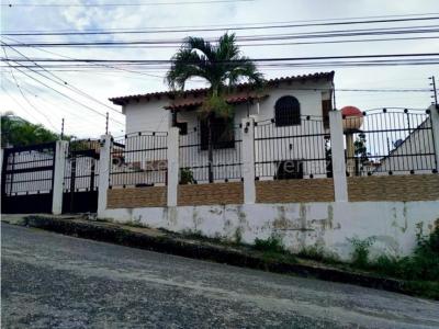 Casa en venta Barquisimeto 23-3446 EA 0414-5266712, 660 mt2, 5 habitaciones
