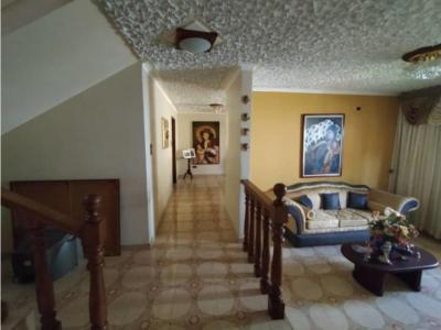 Casa en Venta Urb. El Pedregal Barquisimeto 22-13219 M&N 04245543093, 400 mt2, 5 habitaciones