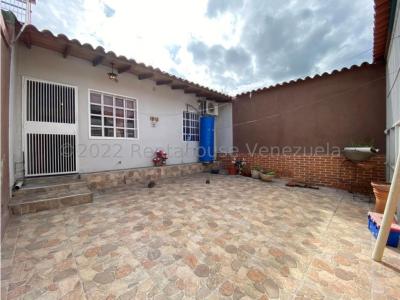Casa en Venta Urb. Los Yabos Cabudare 23-874 M&N 04245543093, 120 mt2, 2 habitaciones