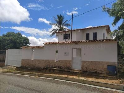 Casa en Venta Lomas de Tabure Cabudare 22-8598 M&N 04245543093, 182 mt2, 4 habitaciones