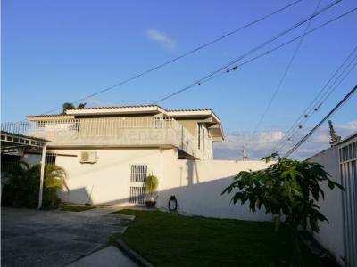 Casa en Venta Colinas Santa Rosa Barquisimeto 22-23799 M&N, 1028 mt2, 6 habitaciones