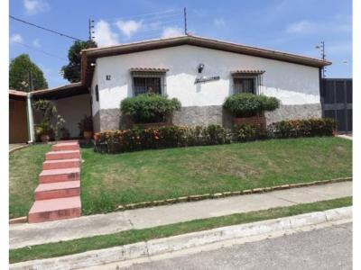 Casa en Venta Urb. El Valle Cabudare 22-6162 M&N 0424-5543093, 350 mt2, 3 habitaciones
