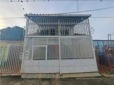 Casa en Venta Zona Oeste Barquisimeto 23-441 M&N 04245543093, 109 mt2, 6 habitaciones