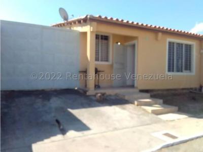 Casa en Venta La Piedad Cabudare 23-171 M&N 04245543093, 80 mt2, 3 habitaciones