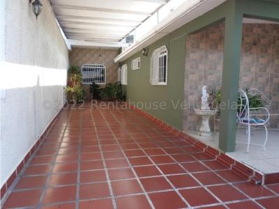 Casa en Venta Urb. Fundalara Barquisimeto 22-22893 M&N, 275 mt2, 4 habitaciones