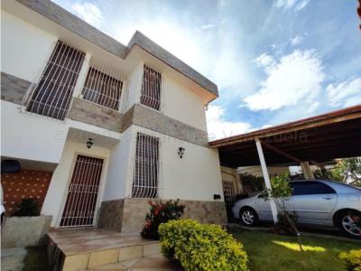 Casa en venta club hipico las trinitarias Barquisimeto 22-14428 MFM, 260 mt2, 4 habitaciones