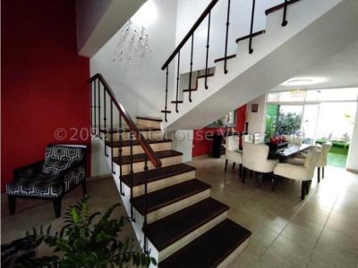 Casa en Venta Los Pinos Cabudare 22-27568 M&N 04245543093, 161 mt2, 4 habitaciones
