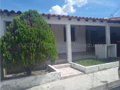 Casa En Venta La Mendera Cabudare 22-11058 *JCG*, 153 mt2, 3 habitaciones