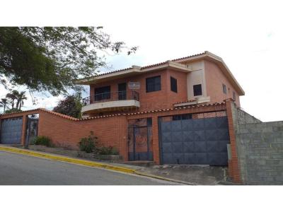 Casa en Venta Zona Este Barquisimeto 22-18624 M&N, 500 mt2, 8 habitaciones