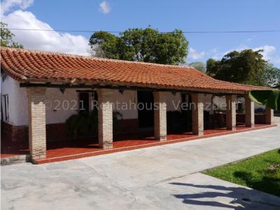 Casa en Venta La Ensenada Barquisimeto 22-6128 M&N, 468 mt2, 5 habitaciones