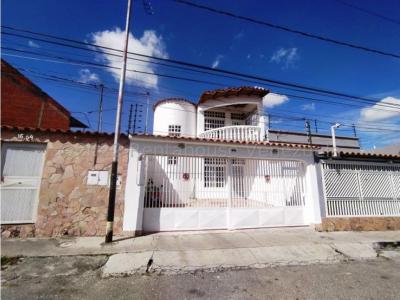 Casa en Venta Centro-Este Barquisimeto 22-17359 M&N, 138 mt2, 3 habitaciones