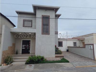 Casa en venta La Montañita Cabudare 22-26096 EA 0414-5266712, 211 mt2, 4 habitaciones