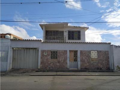 Casa en Venta  al Oeste de  Barquisimeto 22-6232 M&N 04245543093, 400 mt2, 5 habitaciones