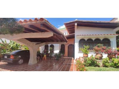 Casa en Venta Santa Elena Barquisimeto 22-22689 M&N 04245543093, 300 mt2, 6 habitaciones