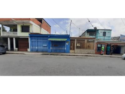 Casa en Venta Oeste de Barquisimeto 22-14389  EA 0414-5266712, 410 mt2, 5 habitaciones