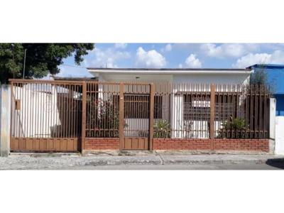 Casa en Venta Oeste de Barquisimeto 22-15137 EA 0414-5266712, 262 mt2, 5 habitaciones