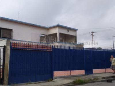 Casa en venta en Parroquia Catedral Barquisimeto Mls#22-3962 fcb, 402 mt2, 4 habitaciones