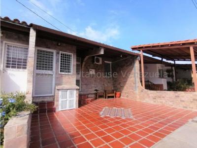 Casa en Venta La Mora Cabudare 22-10296 M&N, 133 mt2, 3 habitaciones