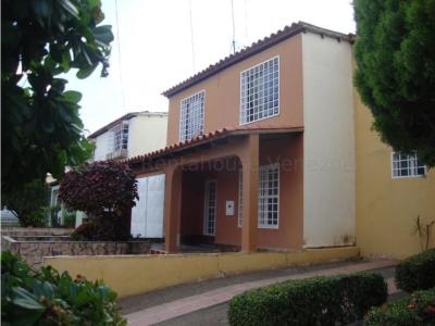 Casa en venta en La Ribereña Cabudare Mls#21-13075 FCB , 227 mt2, 5 habitaciones