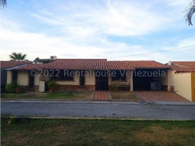 Casa en venta en Villas Tabure Cabudare Mls#22-19950 fcb, 250 mt2, 5 habitaciones
