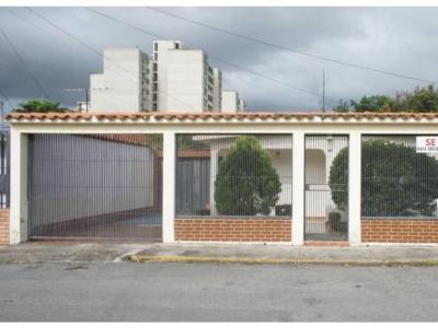 Casa en venta en Fundalara Barquisimeto Mls#21-22672 fcb , 275 mt2, 4 habitaciones