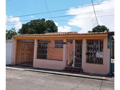 Casa en venta en Parroquia Catedral Barquisimeto Mls#22-6120 fcb , 258 mt2, 4 habitaciones