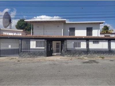 Casa en venta Zona Este Barquisimeto 22-17804   jrh, 631 mt2, 7 habitaciones
