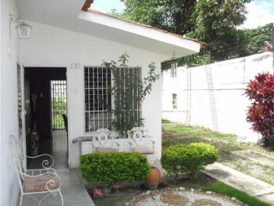 Casa en venta en La Chucho Briceño Cabudare Mls#21-6057 FCB , 374 mt2, 3 habitaciones