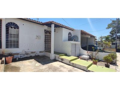 Casa en venta en La Mora Cabudare Mls# 22-5719 FCB, 139 mt2, 5 habitaciones