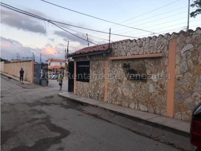 Casa en venta en Santa Rosa Barquisimeto Mls#22-7083 fcb, 144 mt2, 3 habitaciones