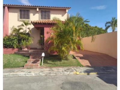 Casa en venta en La Mora Cabudare Mls# 22-17436 FCB, 229 mt2, 3 habitaciones