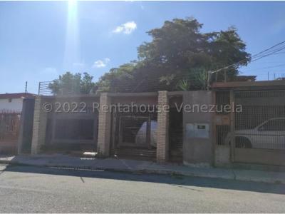 Casa en venta en Centro Barquisimeto Mls# 22-15571 FCB , 300 mt2, 9 habitaciones