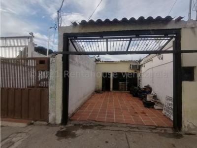 Casa en venta en el Centro Barquisimeto Mls# 22-5502 FCB , 131 mt2, 3 habitaciones