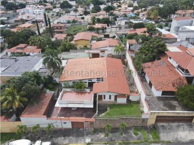 Casa en venta Urb Santa Elena Barquisimeto #23-8228 MV, 1115 mt2, 6 habitaciones