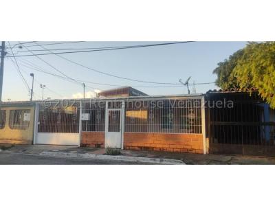 Maritza Lucena vende Casa en Cabudare 04245105659 MLS 22-10728, 250 mt2, 4 habitaciones