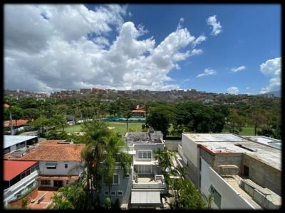 Se vende apto  220m²  3h+s4b+s2p en Los Naranjos de Las Mercedes, 220 mt2, 3 habitaciones