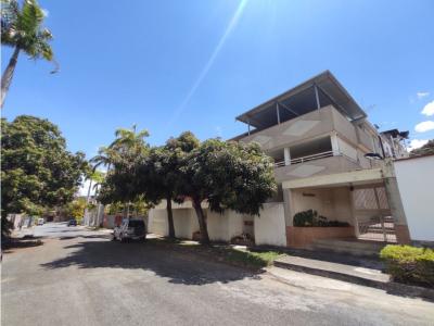 Casa en venta en Colinas de Los Ruices 1080m2 8h+s/10b+s/5p, 1080 mt2, 10 habitaciones