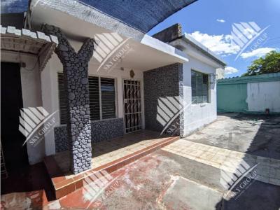 Casa comercial, Barquisimeto - 343 m2 - FOB-L-038, 343 mt2, 11 habitaciones