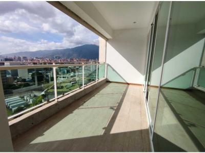 Hermoso apartamento en  Lomas de Las Mercedes con balcón, 187 mt2, 3 habitaciones
