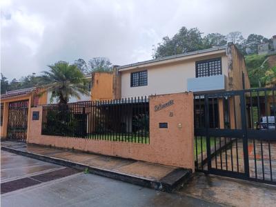 Casa En Venta - Lomas De Monteclaro 235 Mts2 C. 382 Mts2 T. Caracas, 235 mt2, 4 habitaciones