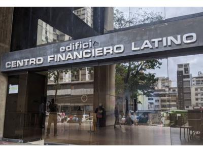 Vendo oficina 106,38 m2 Centro financiero Latino Av. Urdaneta 5233 , 106 mt2
