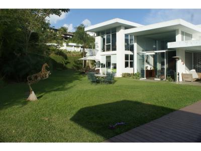 Se vende casa 700m2 4h+2s/24b+s/4p La Lagunita 9302 , 700 mt2, 5 habitaciones