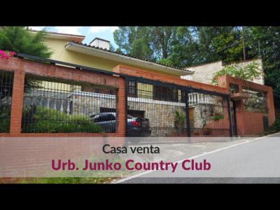 Bella casa en El Junko Country Club, 500 mt2, 5 habitaciones