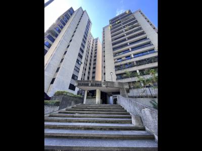 Se vende apartamento en el Cigarral Conjunto Residencial Parque Alegre, 124 mt2, 4 habitaciones